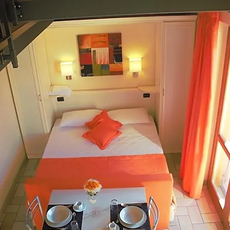 Borgo Castel Savelli 3*